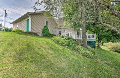 The Shady Cottage Millersburg Getaway with Deck - Foto 31