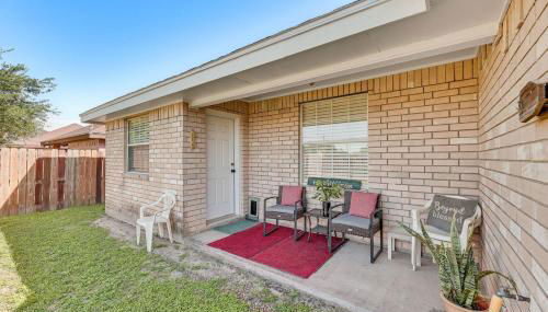 Pet-Friendly San Juan Home with Private Yard and Grill - Foto 2