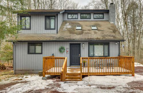 Pocono Pines Home with Private Hot Tub! - Foto 1