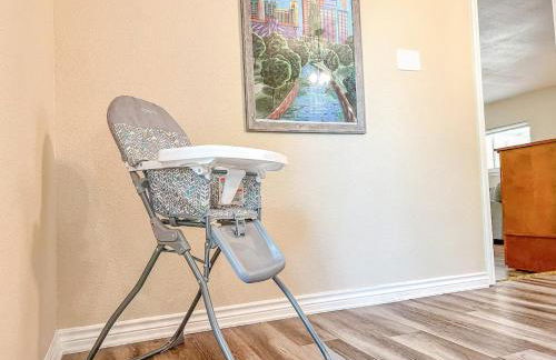 Huge House Fun Central 4BD 3BA with POOL - Foto 38