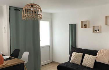 Le HappyNous, cosy, climatisé, wifi, parking privé intérieur - Foto 8