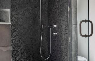 Chic 4BR with Fenced Yard, Walk to Dining, Parking, 5 Mins to Nissan Stadium, Less than 10 Mins to Broadway, Workspace, Parking, 24 Hr Hospitality, Great for Families - Foto 17