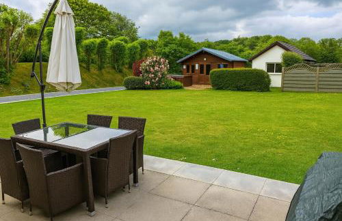 3 Bed Cottage-Sleeps 6-Garden-Hot Tub-Games Room - Photo 7