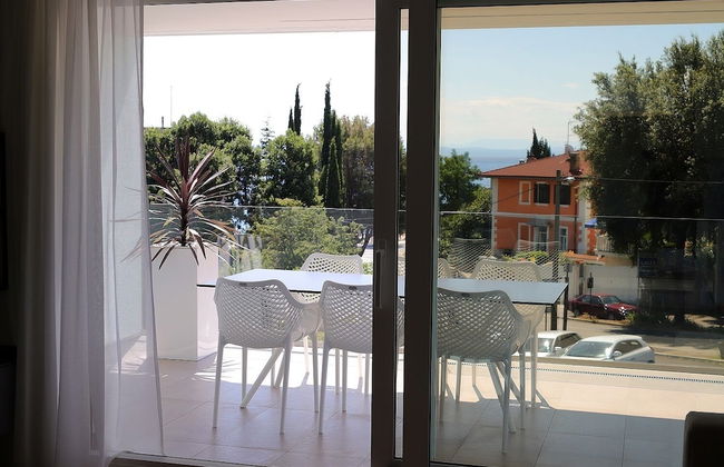 New Apartments with Pool near Beach - Photo 18