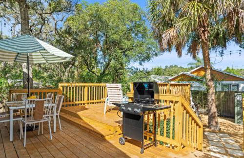 Urban Flamingo Retreat Modern Meets Tropical in this Beautiful, Updated Pet Friendly 3BD Pool Home with Outdoor Living Space - Foto 44