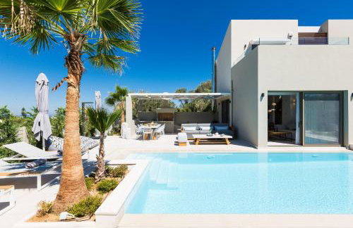 Vasilios Villa, with Pool, Gym & Close to Beach, By ThinkVilla - Foto 4