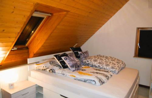 GHomeT - 6 Zimmer Wohnung with parking - Up to 10 guests - Monteur, Handwerker & Large family welcome - Foto 10