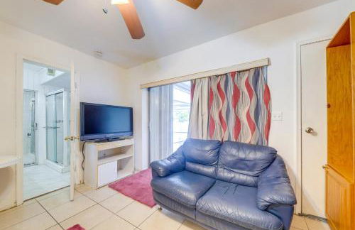 8 Mi to Beach! Miramar Guest Suite with Pool Access - Photo 5