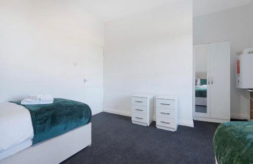 NEW! 2BR in West Terrace, Sleeps 4 - Foto 10