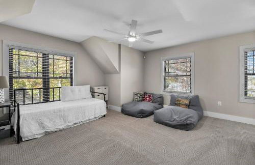 Views! Dock, Water, Game Room, Kids Room! - Foto 37