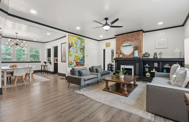 6BR Retreat Comfort Convenience Kitchen 16 - Photo 5