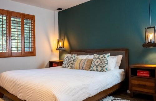 The Mighty Pines Retreat + Large Patio + BBQ+View! - Foto 15