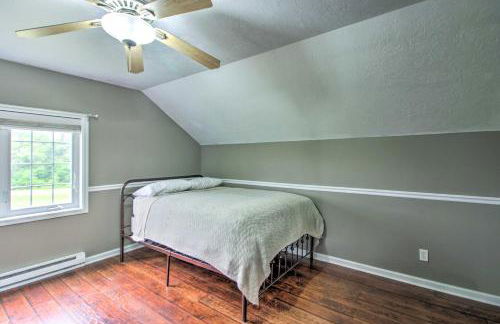 Quiet Retreat with Kayak and Patio, Walk to Lake! - Foto 15