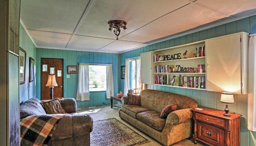 Quiet Durango Farmhouse with Beautiful Yard and Gazebo - Foto 3