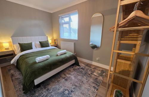 Newly Renovated 2 BDR Home - 5 Min to M5 - Foto 1