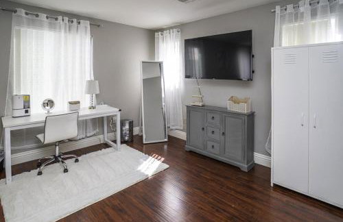 Viva Vegas Cozy 3BR Home Minutes from the Strip - Photo 40