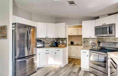 Family-Friendly Palm City Home 14 Mi to Beach! - Foto 9