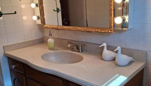 Fully Updated 3-Bedroom Ranch with Stylish Interiors, Full Furnishings, and Backyard Hangout Spaces - Foto 4