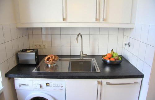 Nollendorf Apartments - 1 separate bedroom and 1 living room with sofa bed in Motzstraße - Foto 45