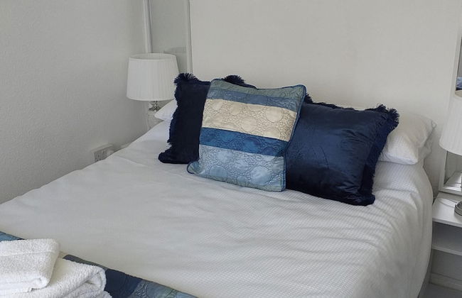 2 Bed Chalet Sleeps 4- Parking, Garden, Near Beach - Foto 5