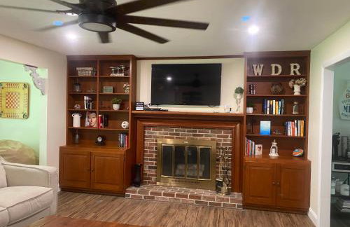 Melvin Village - 5 Bed 3 Bath Arcade Near Lake Pet Friendly fee applies - Foto 2