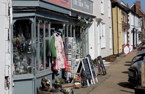 Spadgers, a flax workers cottage next to fields in a Medieval Village - Foto 19