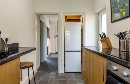 Lovely 4BDR home- Off street parking sleeps 7 - Foto 12