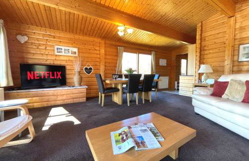 Beautiful Norwegian Lodge in Kippford with Garden - Pass the Keys - Foto 9