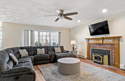 Entire Saunderstown Home with Pool - Foto 27