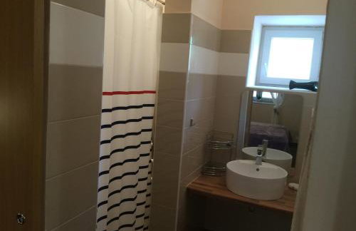 Prvinski Akvarel - Foto 13