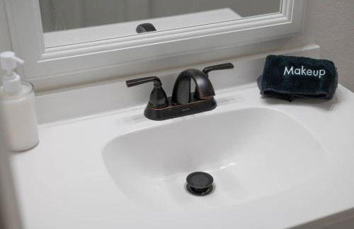 Cocoa Hideaway with Air Hockey, Darts and Beach Gear - Foto 37