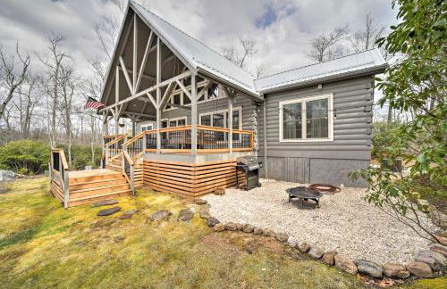 Ideal for Families! Lake Toxaway Getaway with Deck - Foto 36