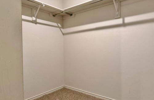 Northwest OKC 3 Bedroom Near Kilpatrick - Foto 18