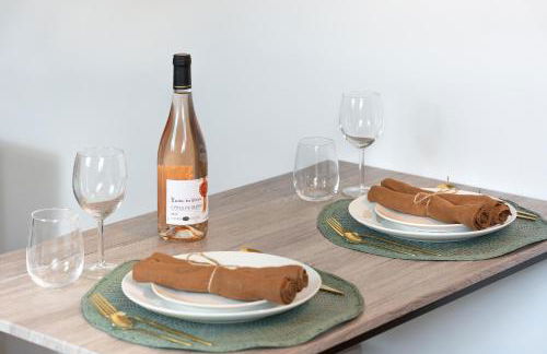 Home cinema- Netflix free - Proche aéroport Beauvais, Chantilly, forêt de Hez-Froidmont, parking public gratuit, Wifi & Netflix - Foto 5