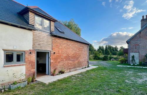 Stylish Barn with Meadow Views & Brookside Garden - Foto 13