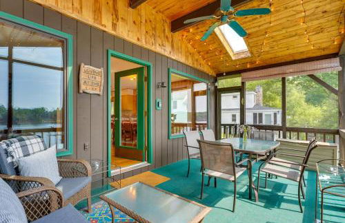 Lakefront Queensbury Home Kayaks and Boat Dock - Foto 27