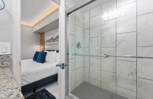 Ground 2 suites apartment near Intern Drive - Photo 16