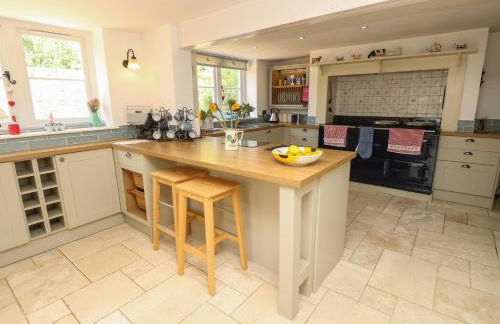 Guildford Farmhouse - Photo 10