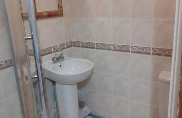 Bryncarnedd Farmhouse - Photo 27