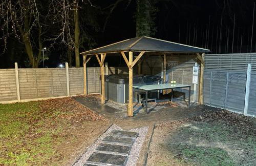 Family and Dog Friendly Luxury 3 Bed Property - With hot tub - Foto 25