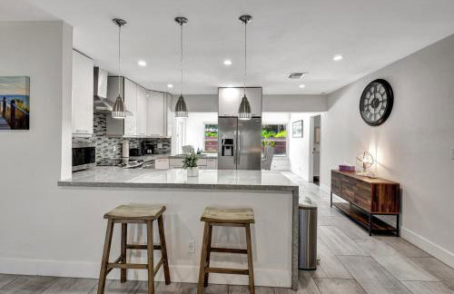 Tradewinds Ultimate Delray Beach Lifestyle 3BR2BA Home with Heated Pool - Foto 10