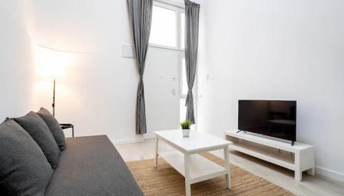 Loft reformado en Marques de Vadillo con patio privado - Photo 2