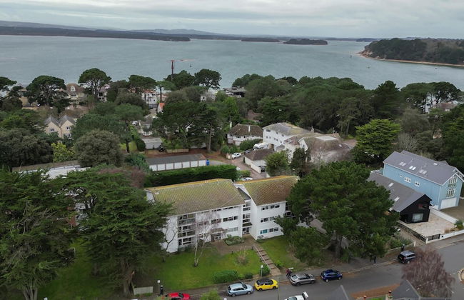 Fairwinds in Poole With 2 Bedrooms and 1 Bathrooms - Foto 1