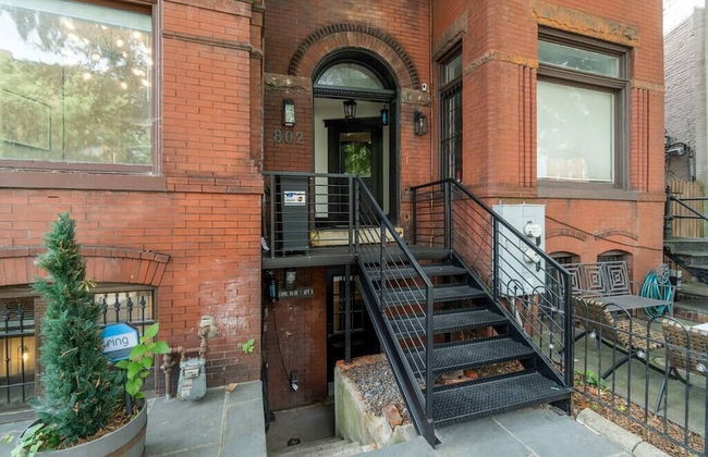 Historic DC Gem Spacious Rowhouse Private Patio - Photo 13