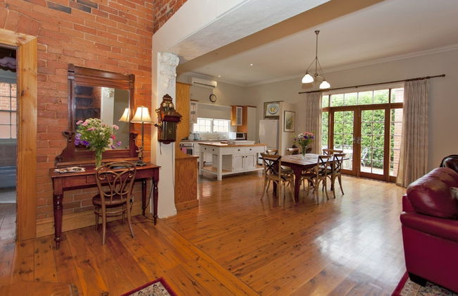 Rose Cottage - Historic Luxury - Photo 9