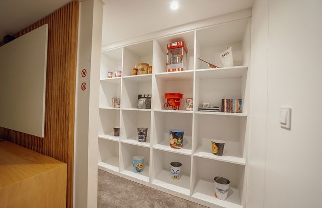 Pool Cinema Villa by Vacationy - Foto 62