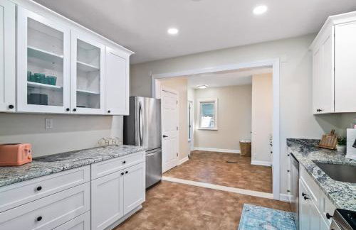 Hot Tub Ping Pong Sleeps 9 Retro Fun - Foto 21