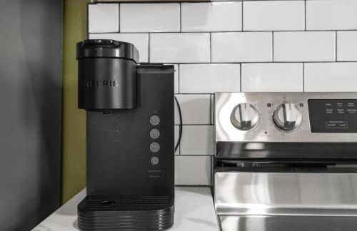 Boho 5BR Modern Villa w Hot Tub, Grill, Patio and Backyard - Foto 45