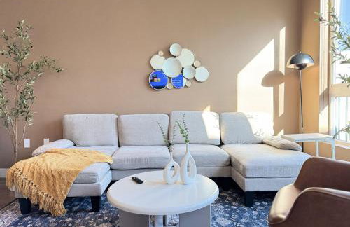 New Oasis Near Disneyland Pool Gym Free Parking - Foto 1