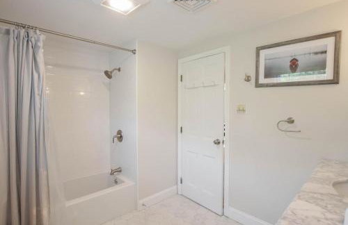 Dogs welcome huge yard right next to Rail Trail - Foto 20